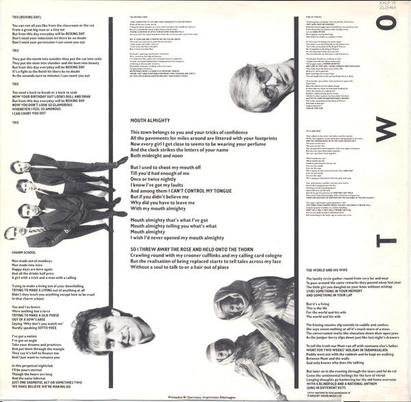 Elvis Costello & The Attractions - Punch The Clock (Vinyl, LP, Album, Stereo) Very Good Plus (VG+) / Very Good Plus (VG+)
