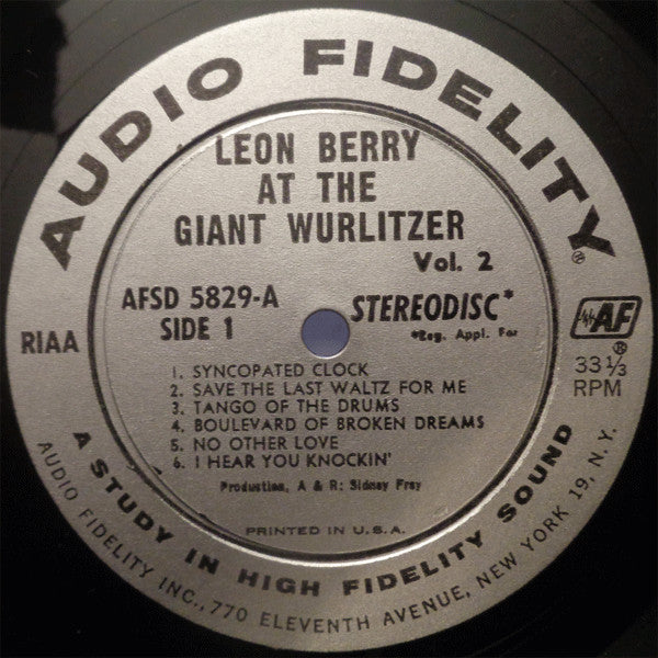 Leon Berry - Giant Wurlitzer Pipe Organ Vol. 2 (Vinyl, LP, Stereo) Very Good (VG) / Very Good (VG)
