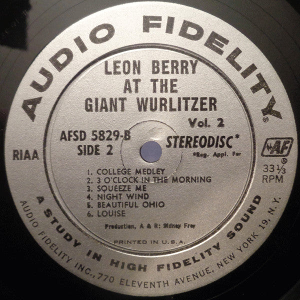 Leon Berry - Giant Wurlitzer Pipe Organ Vol. 2 (Vinyl, LP, Stereo) Very Good (VG) / Very Good (VG)