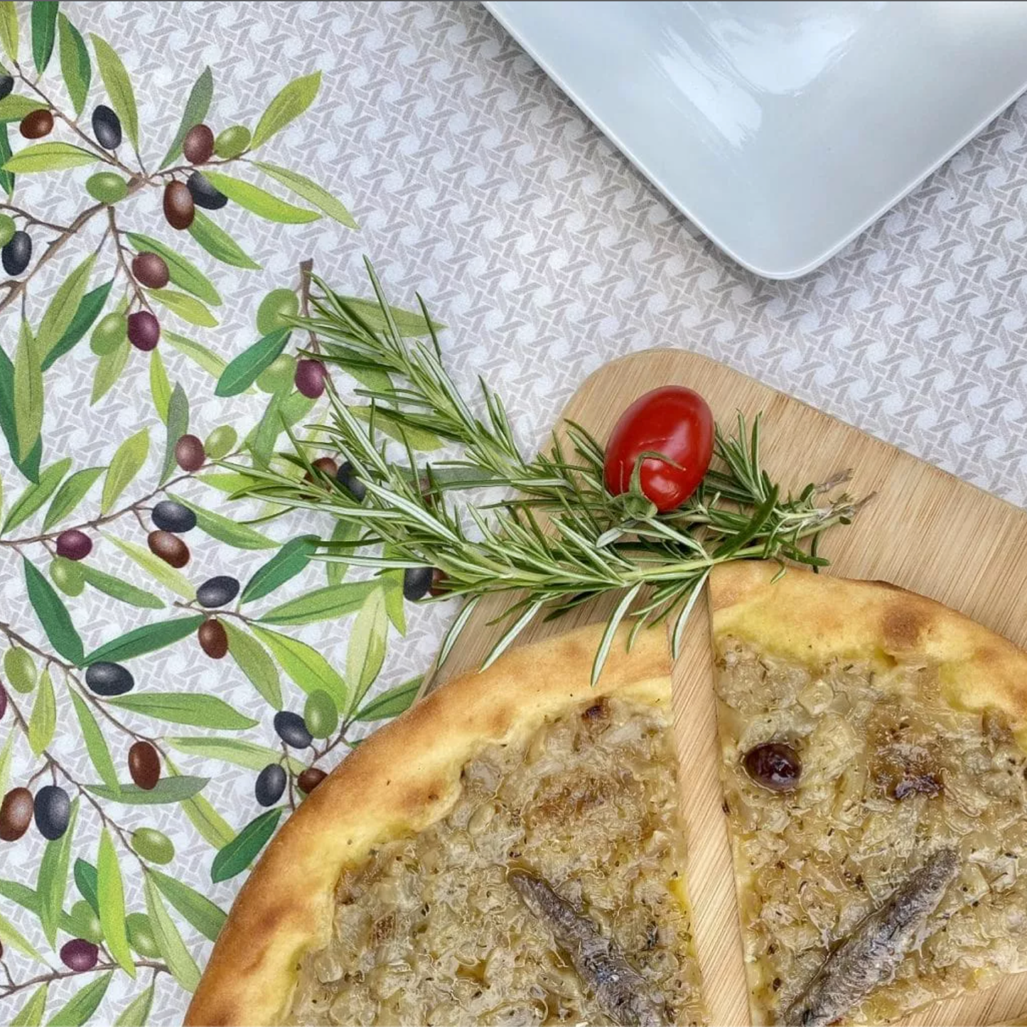 Olive Tablecloth 180 (Water-repellent)