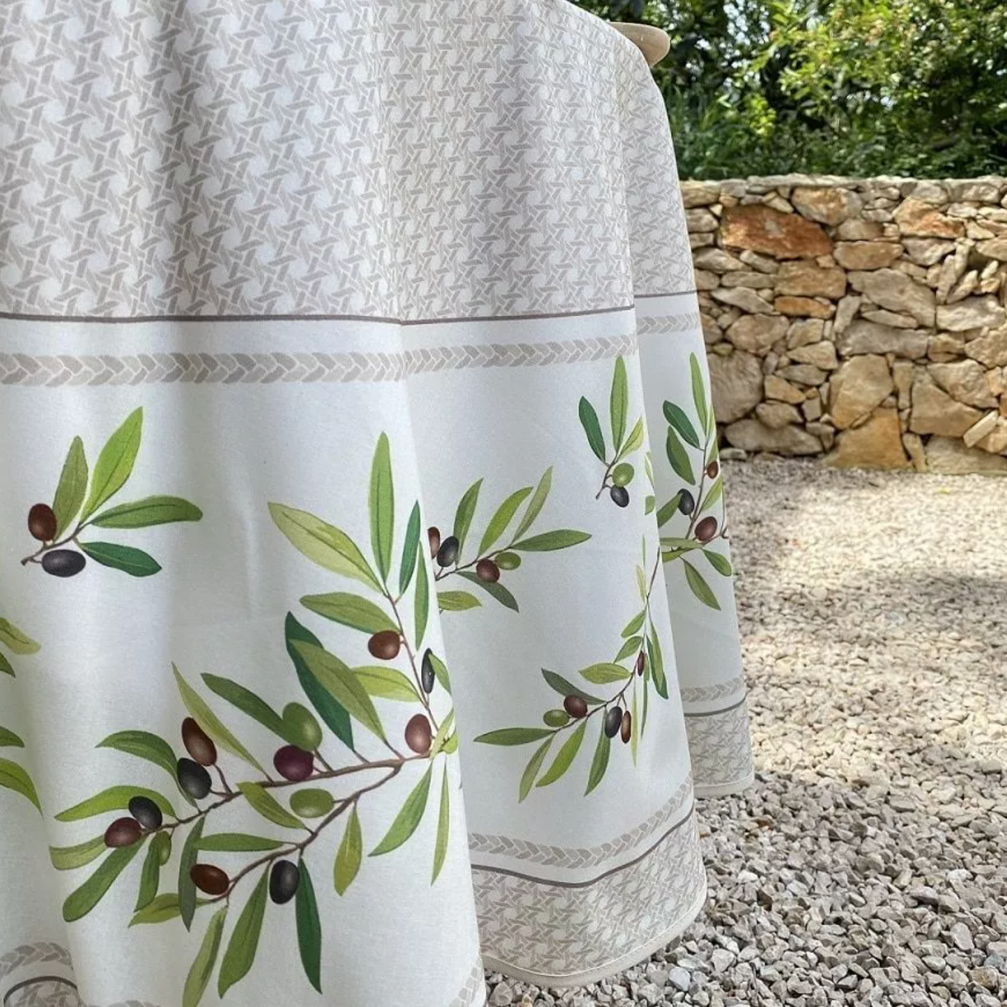 Olive Tablecloth 180 (Water-repellent)