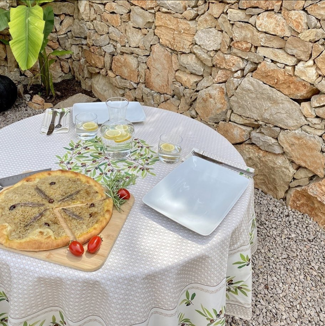Olive Tablecloth 180 (Water-repellent)