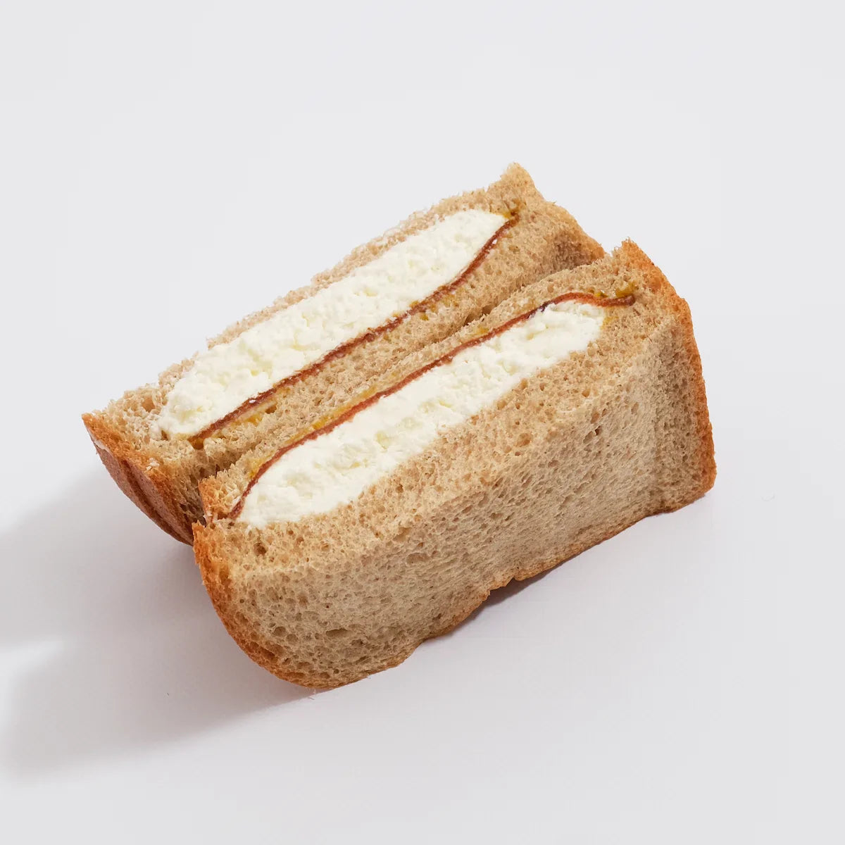 Fresh cream sandwich with unsweetened blueberry jam Carbohydrate 4.0g/piece