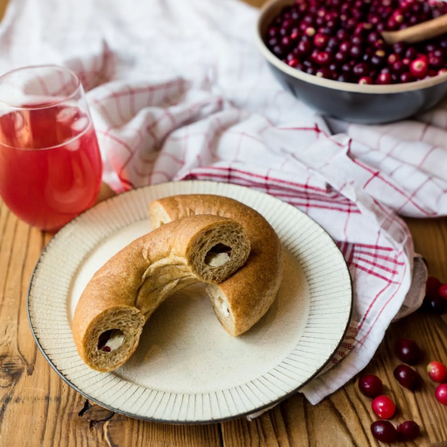 Cranberry cream cheese 13.2g carbohydrates
