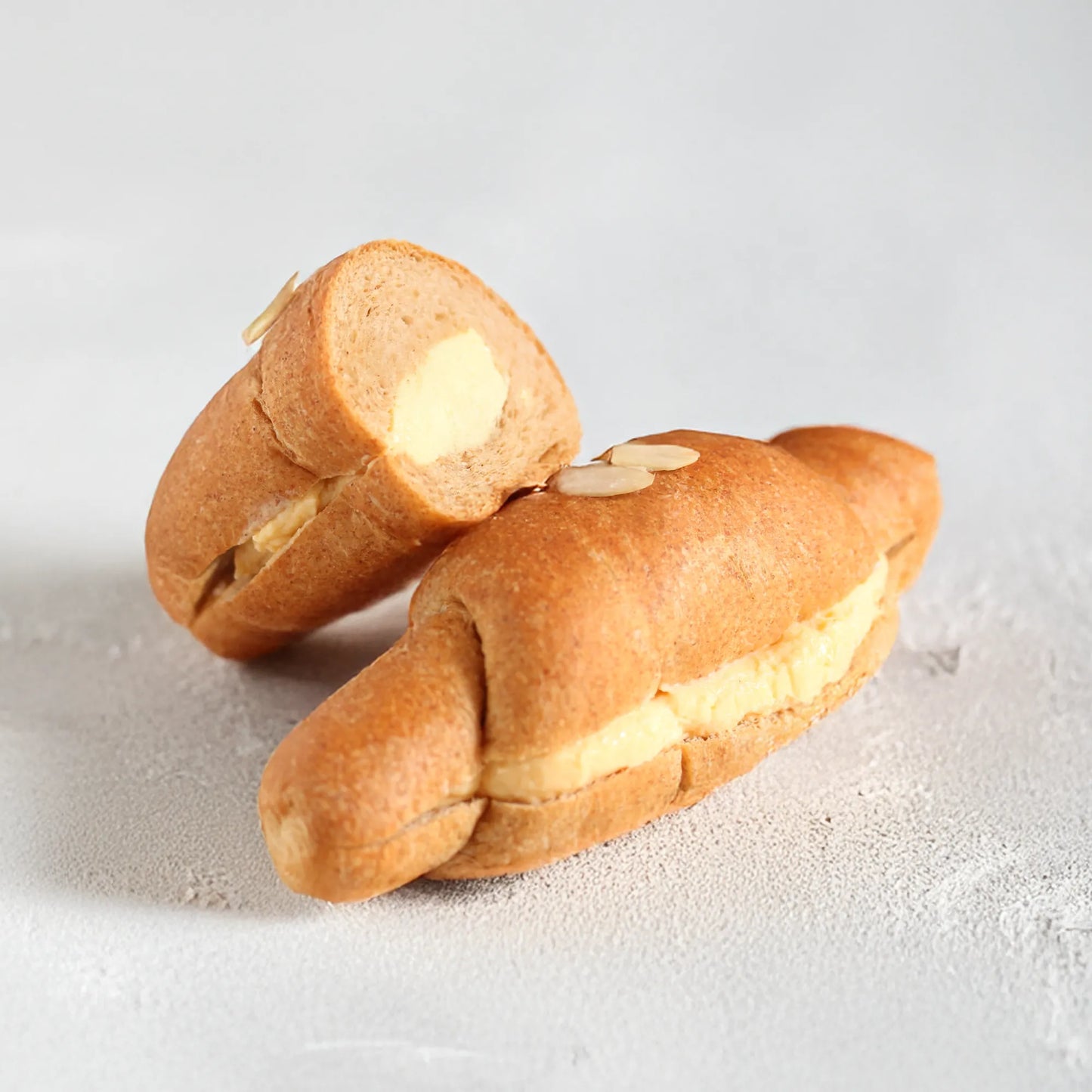 Custard cream bun: 5.5g of carbohydrates