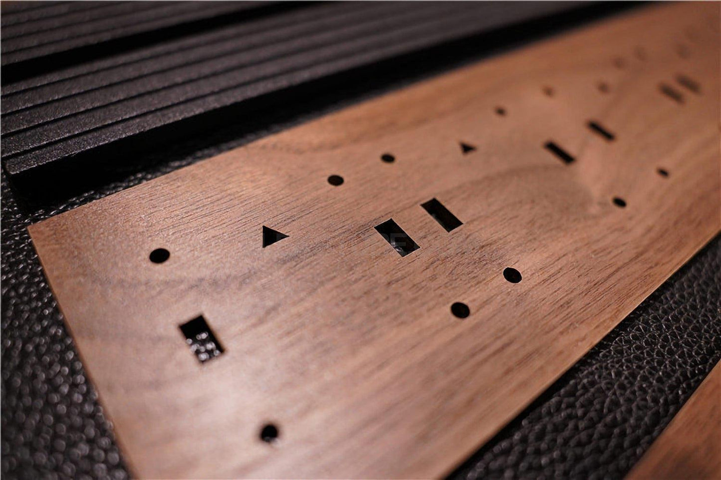 EleksMaker EleksTube R2 — Retro LED Nixie Tube Clock with Walnut Wood