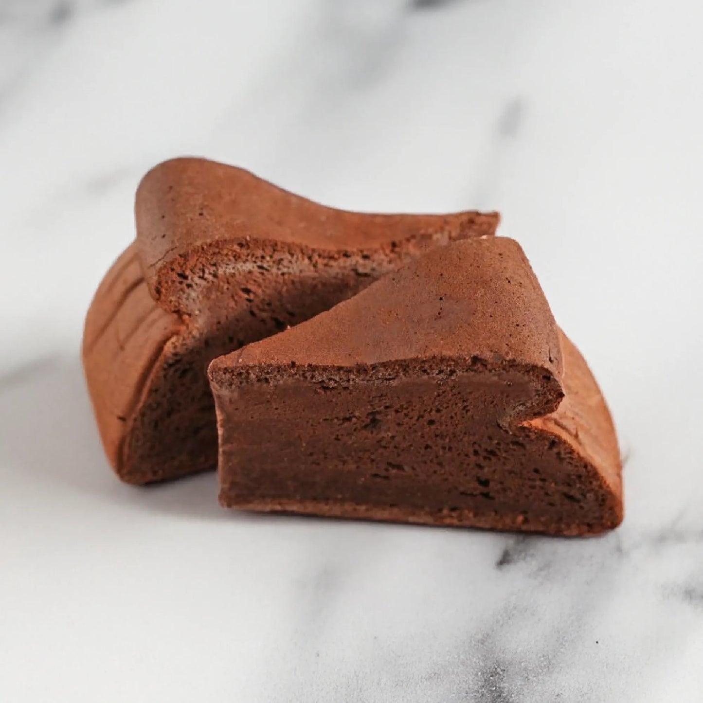 Husbon Gateau Chocolat (2 slices) Carbohydrates 1.3g/sliced