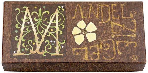 Hontakasaya Almond Tile Piece Mochi M11