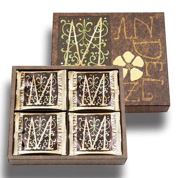 Hontakasaya Almond Tile Piece Mochi M22