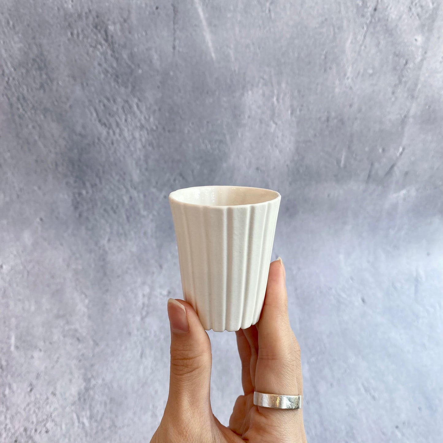 Artist Tobimatsu Toki shaved cup SS / Taiwanese tea cup / white [13]