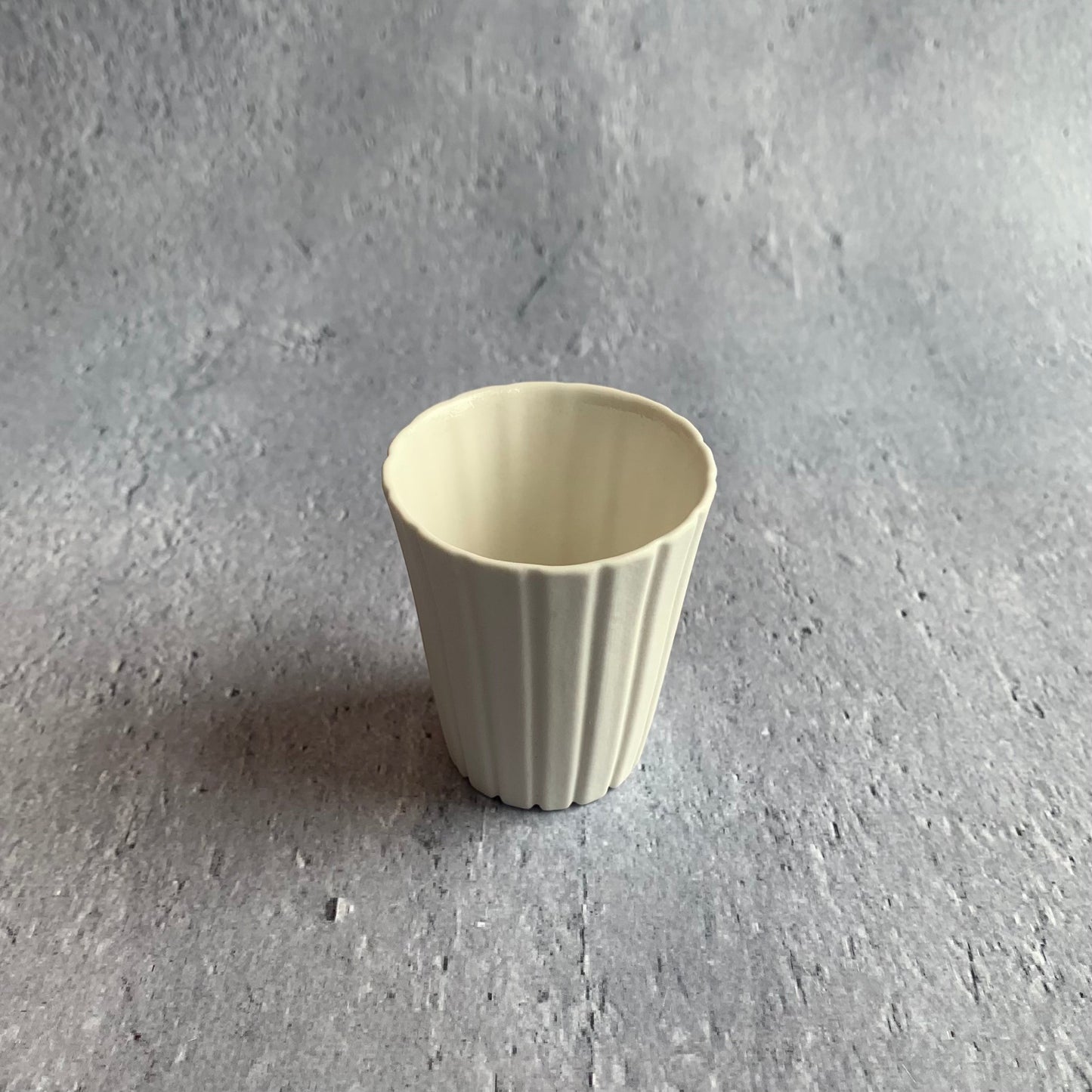 Artist Tobimatsu Toki shaved cup SS / Taiwanese tea cup / white [13]