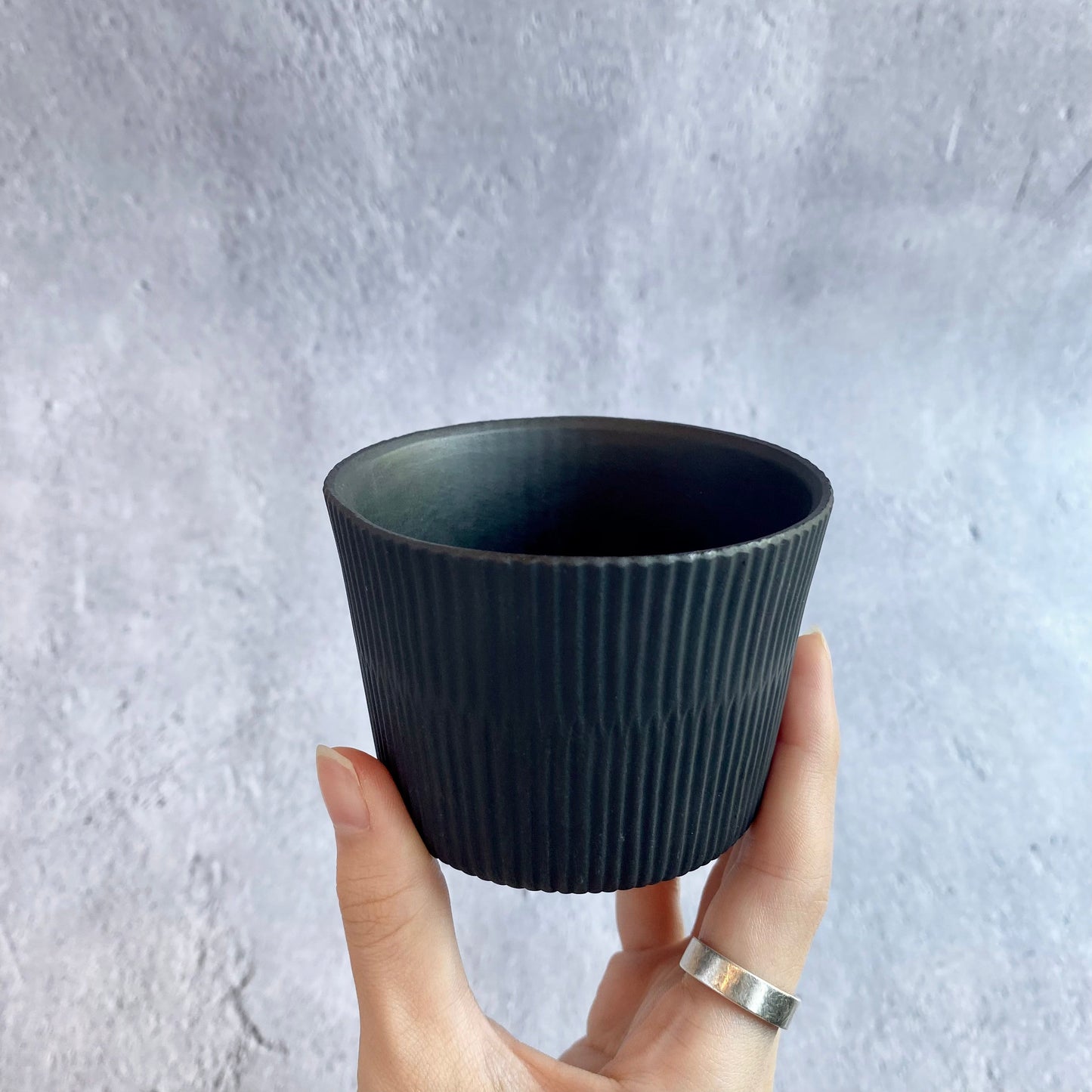 Artist Tobimatsu Touki Sections / Soba Choko / Charcoal Black【5】 