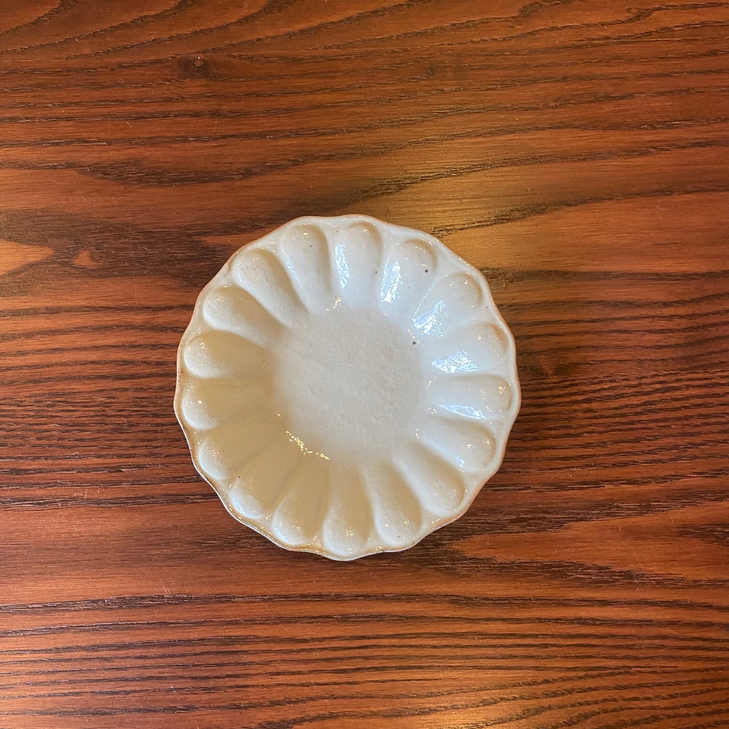 Small Ring Flower Deep Plate with Iron Scattering Design | Furuya Pottery (Shigaraki ware, pottery) [Furu 51]