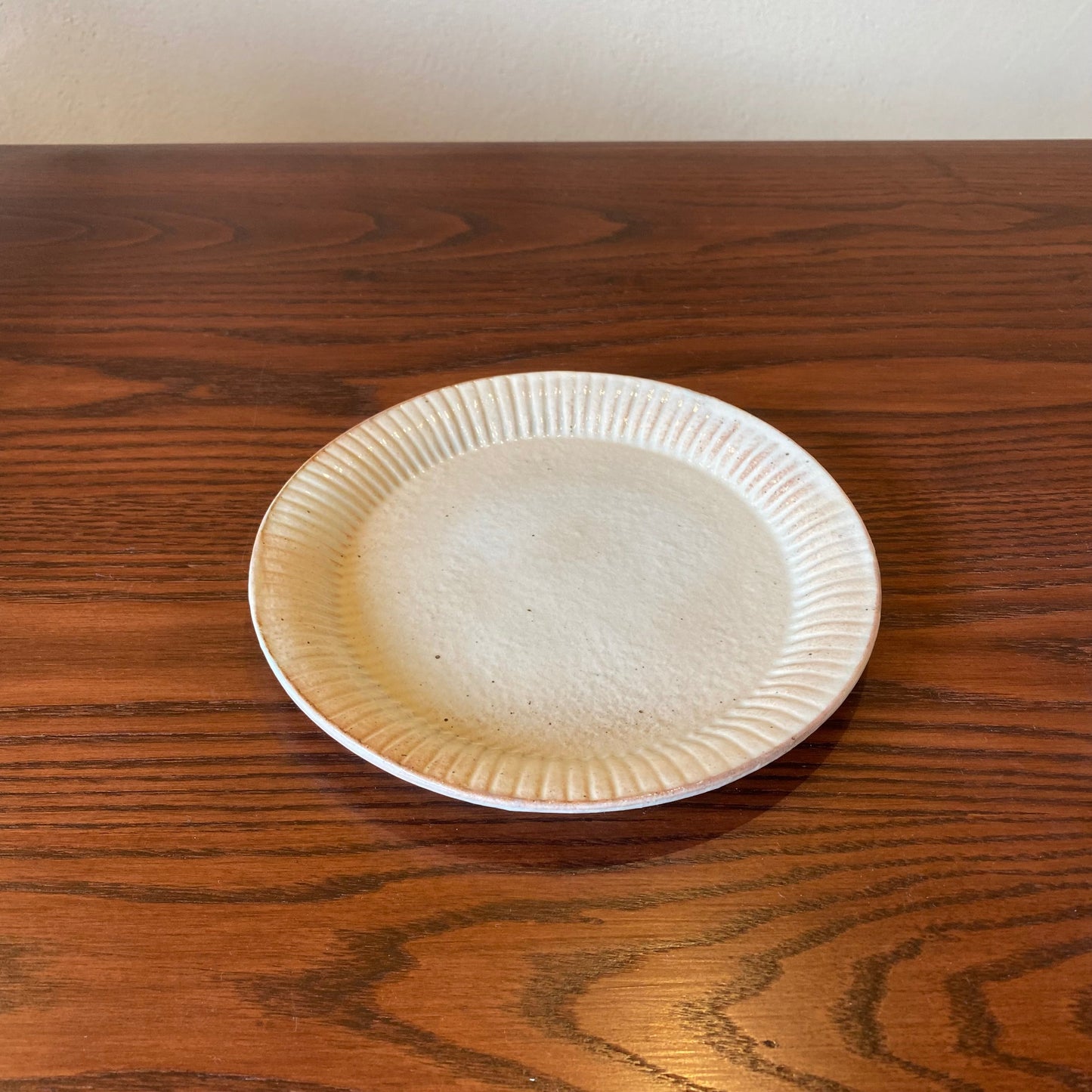 Ruffle Plate, Medium, Iron Scattering | Furuya Pottery (Shigaraki ware, pottery) [Furu 48]