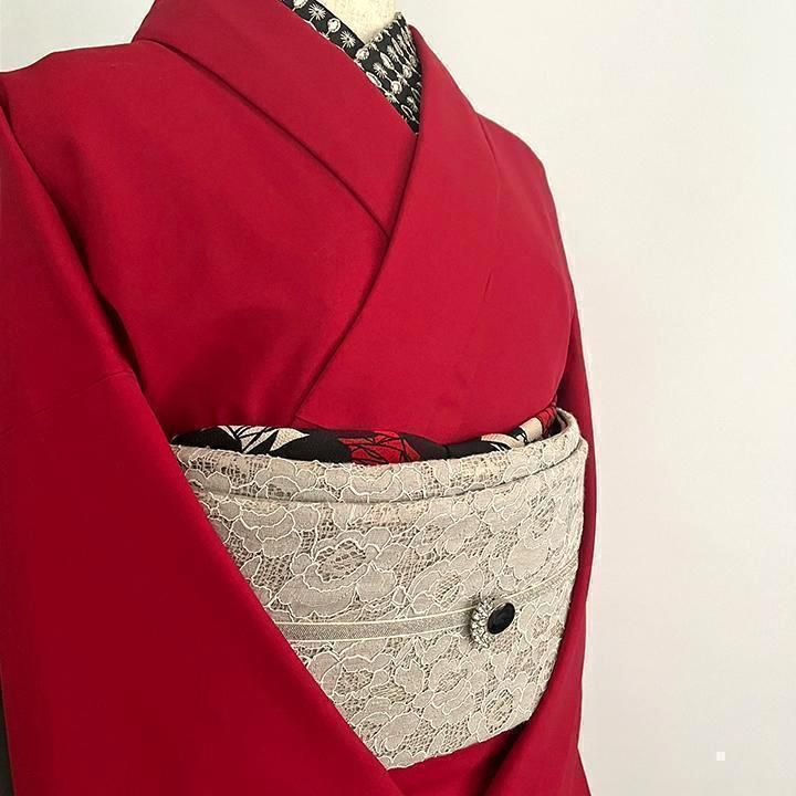 Retro-modern Chirimen Obiage (Sash) with a deep scarlet Yumeji rose on a sandy background.