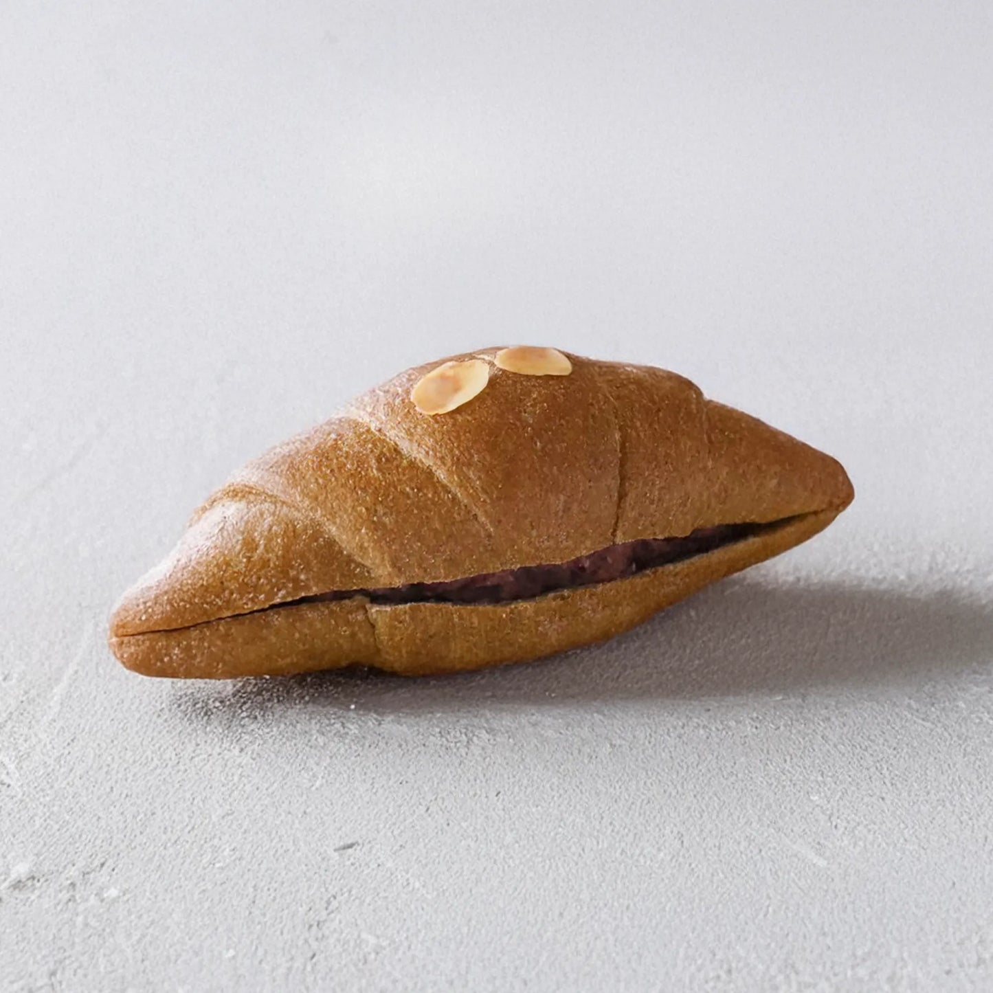 Matcha bean paste butter roll: 7.0g of carbohydrates