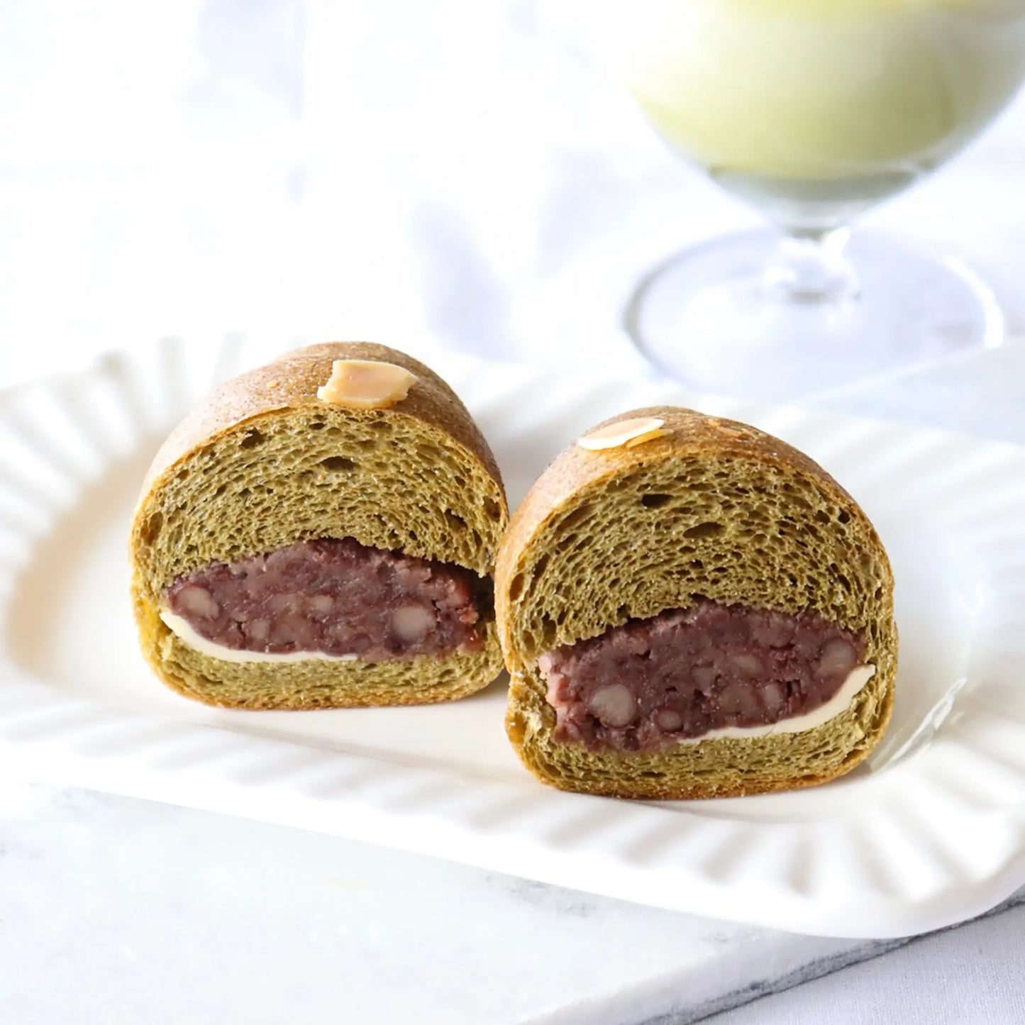Matcha bean paste butter roll: 7.0g of carbohydrates
