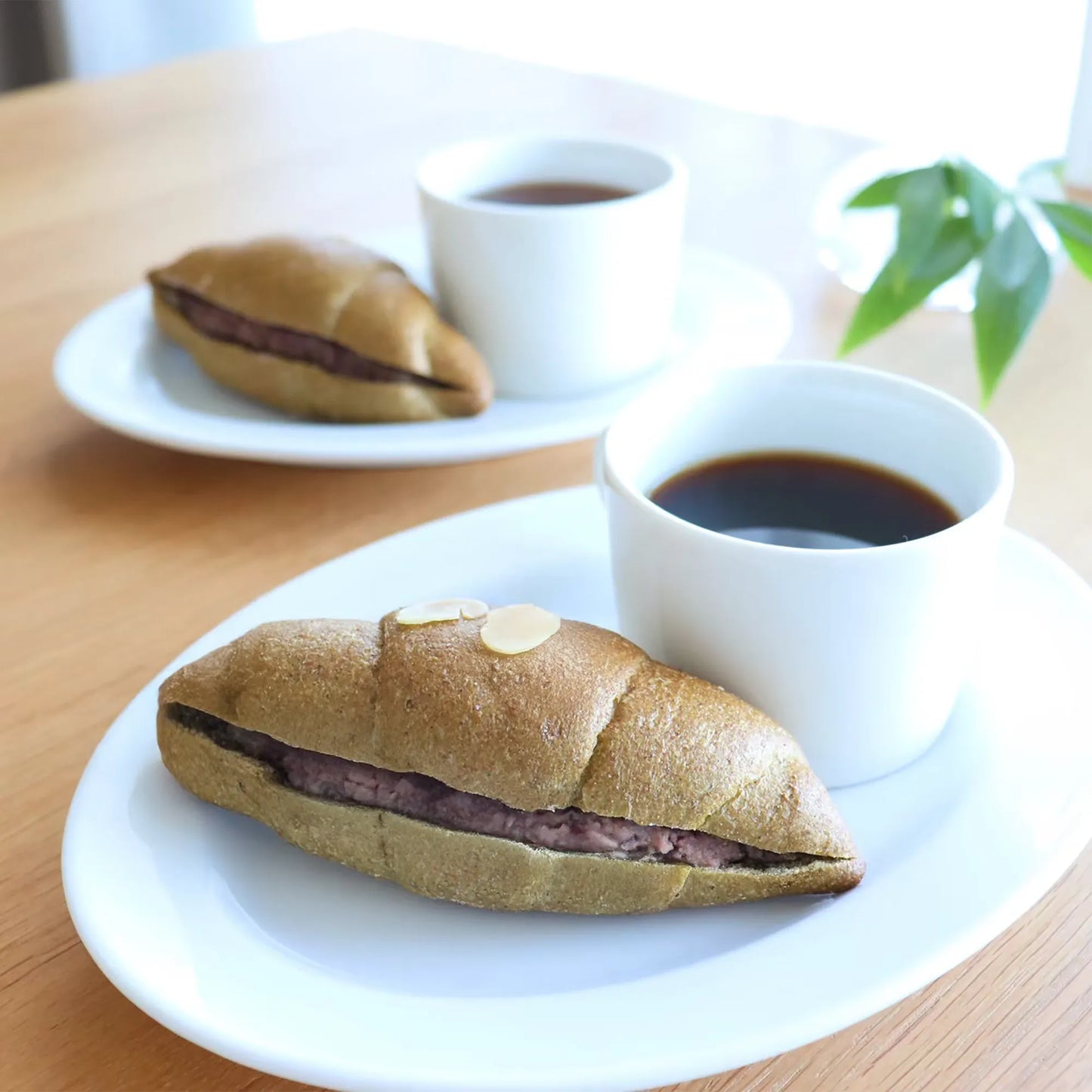 Matcha bean paste butter roll: 7.0g of carbohydrates