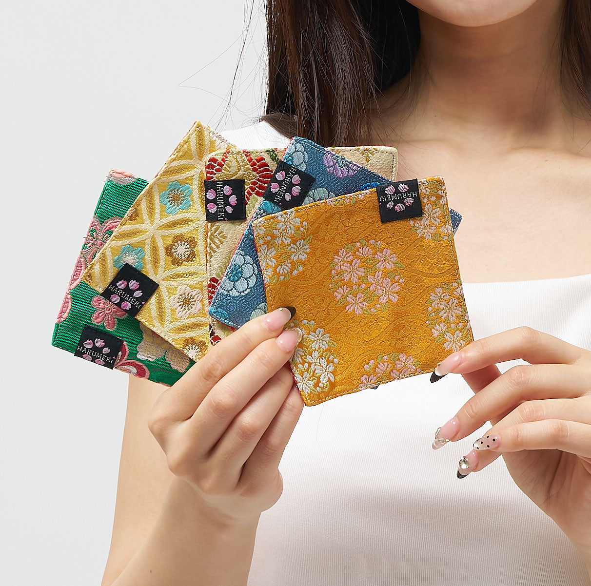 【祝膳を彩り、家中に願いを散りばめるコースター　５枚セット】金襴（Kinran）マルチマット「季節の雫」