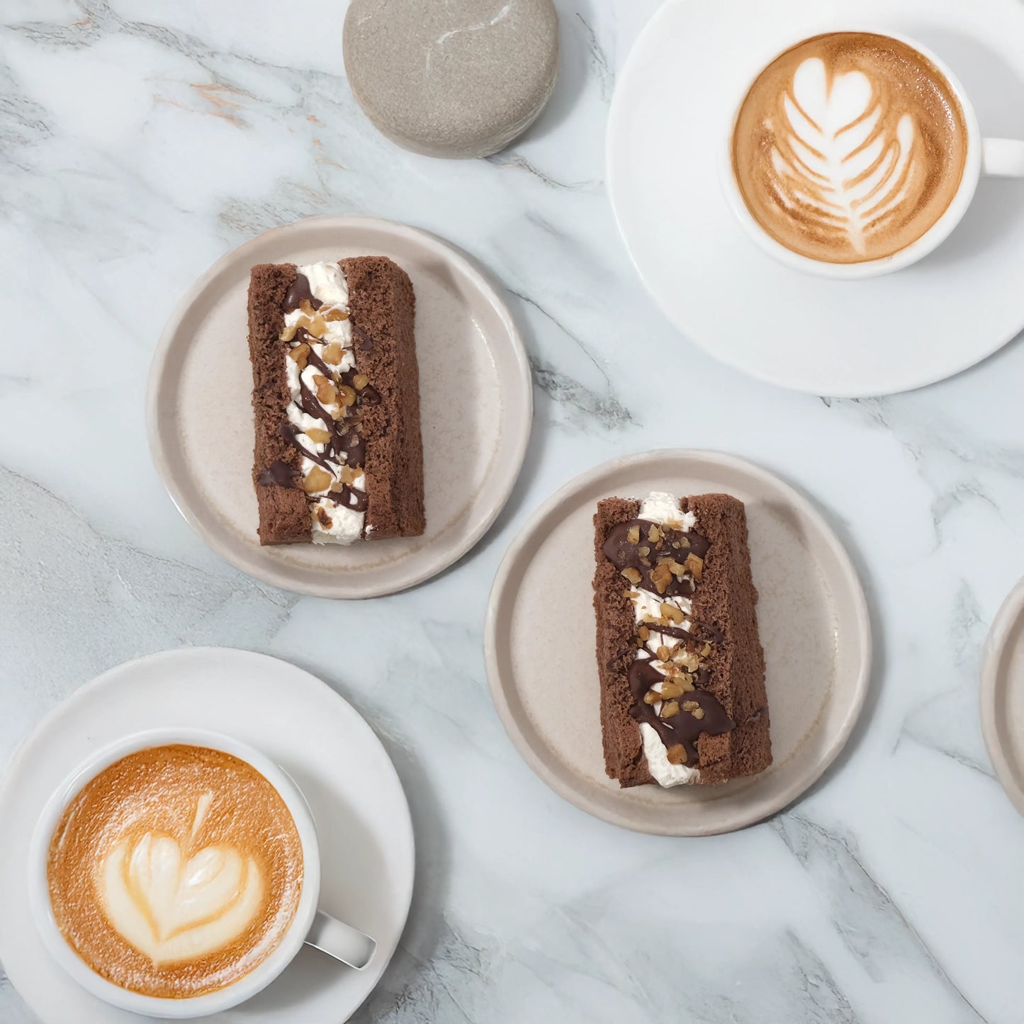 Fresh cream cacao chiffon with walnut chocolate 1.9g sugar